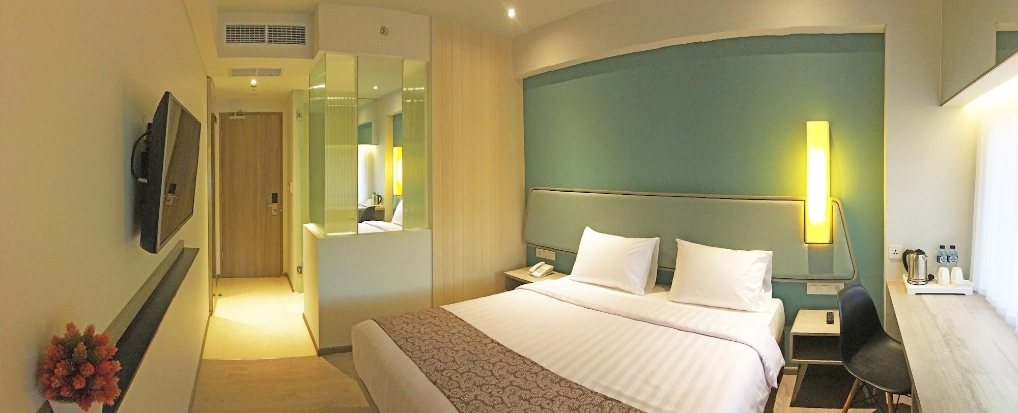 La Lisa Hotel Surabaya Exterior photo