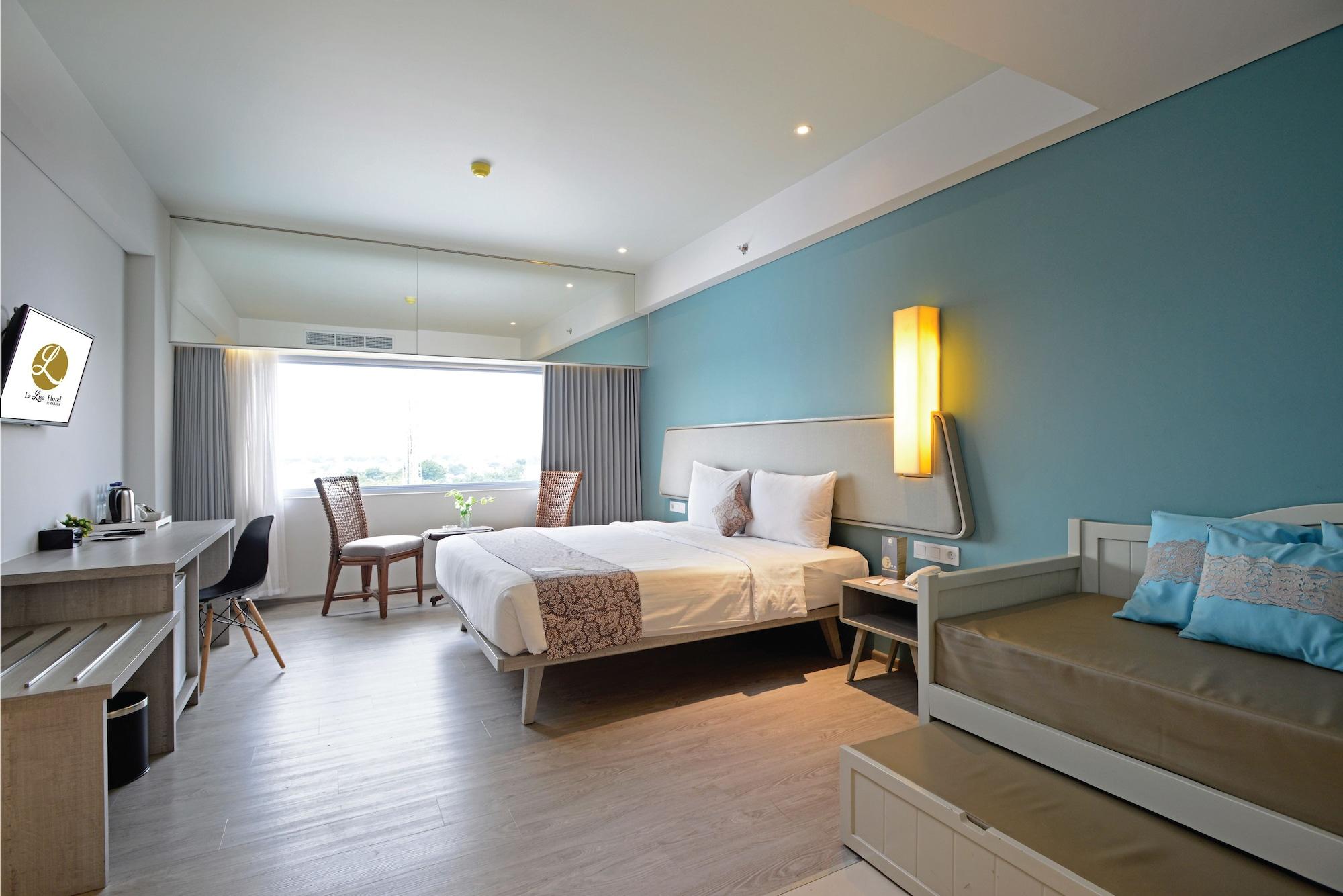 La Lisa Hotel Surabaya Exterior photo