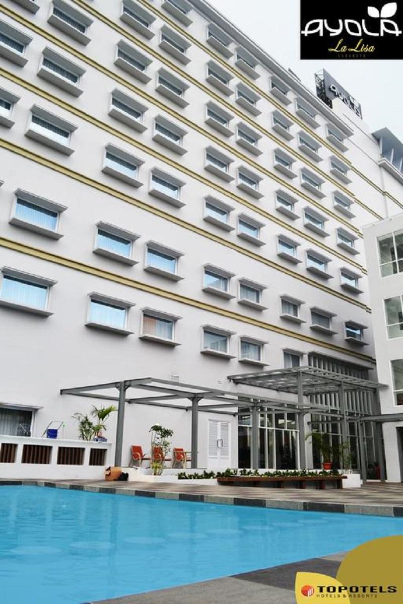 La Lisa Hotel Surabaya Exterior photo
