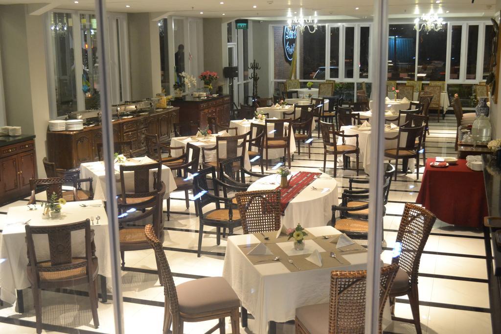 La Lisa Hotel Surabaya Exterior photo