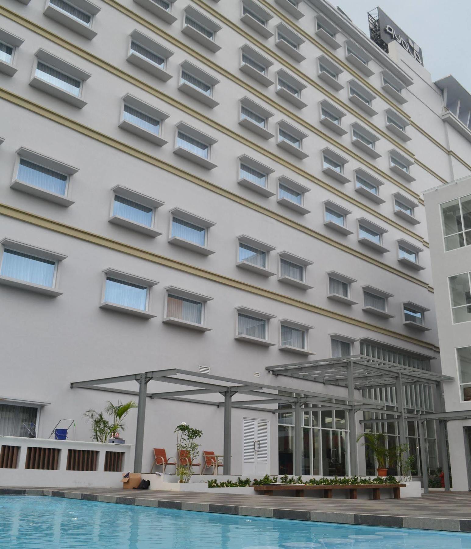 La Lisa Hotel Surabaya Exterior photo