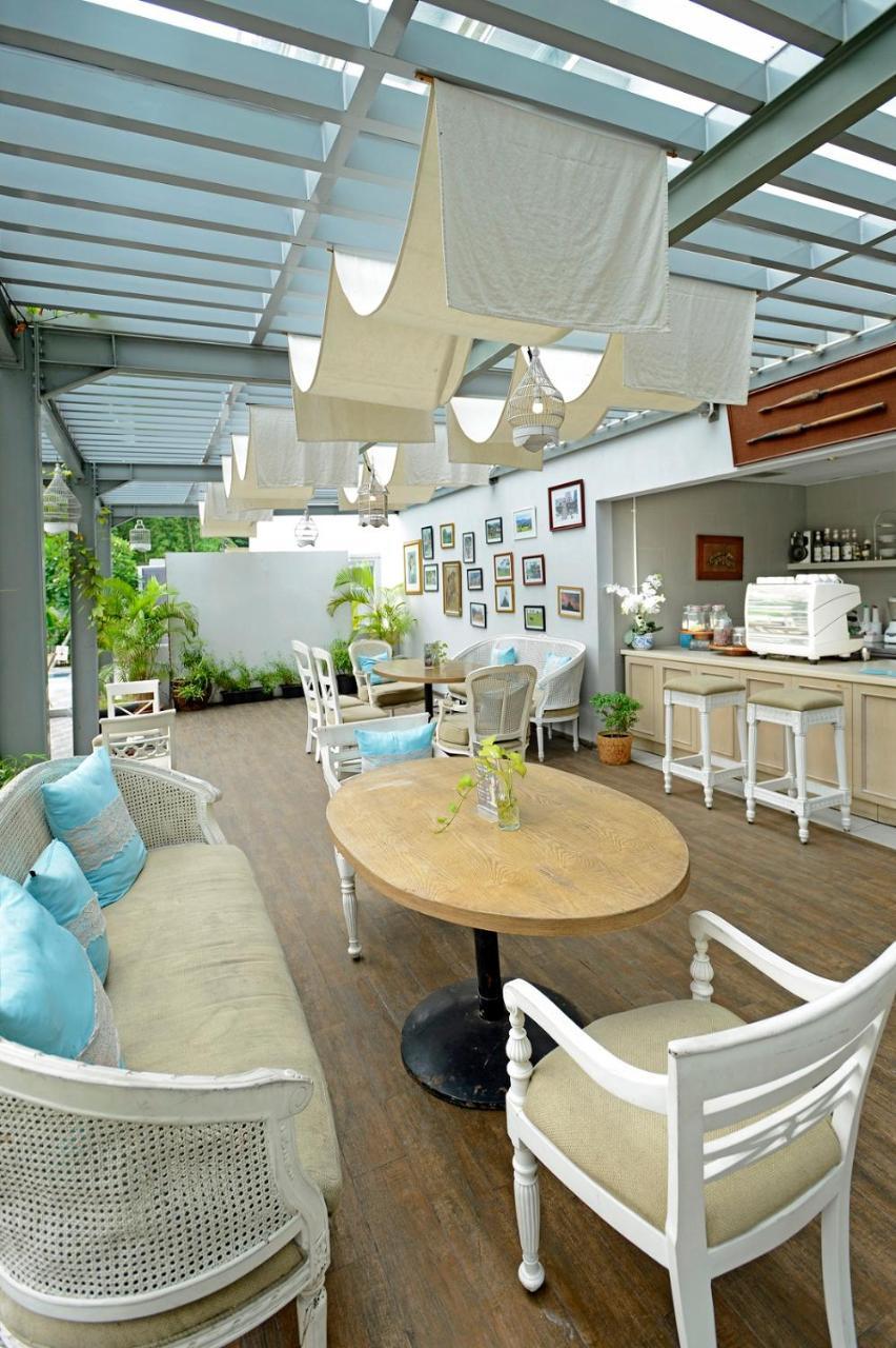 La Lisa Hotel Surabaya Exterior photo